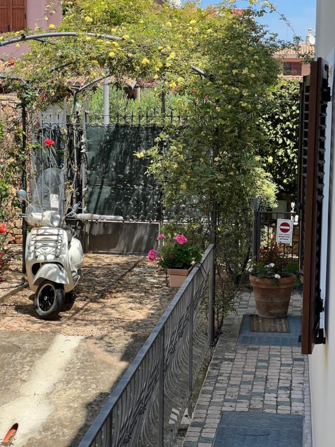 Apartmán L'Essenziale Pula Exteriér fotografie